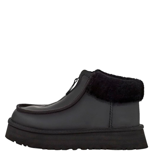 UGG Funkette Platform Boots Black