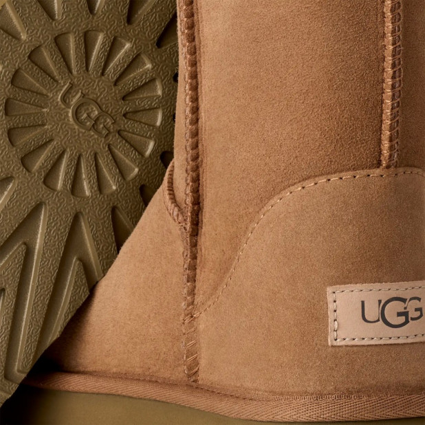 UGG Classic Short Chestnut